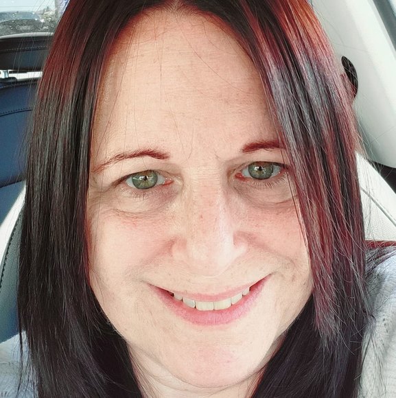 Meet your Posher, Denise - Picture 1 of 1